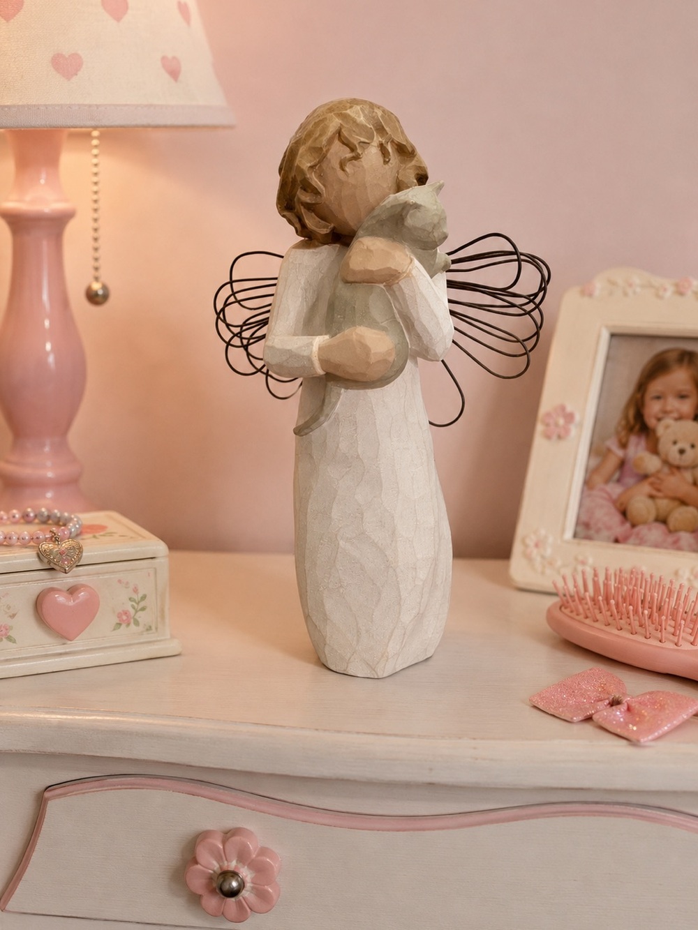 Willow Tree "With Affection" angel figurine by Susan Lordi